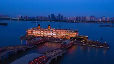 武汉长江夜游“上新”了!双节错峰,真正的江景该去三峡江面看