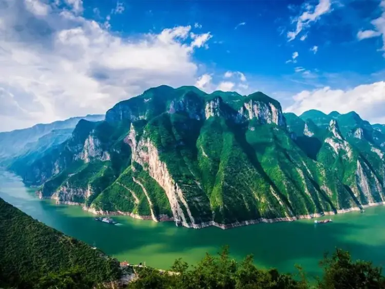 两坝一峡三峡大坝（车去船回）