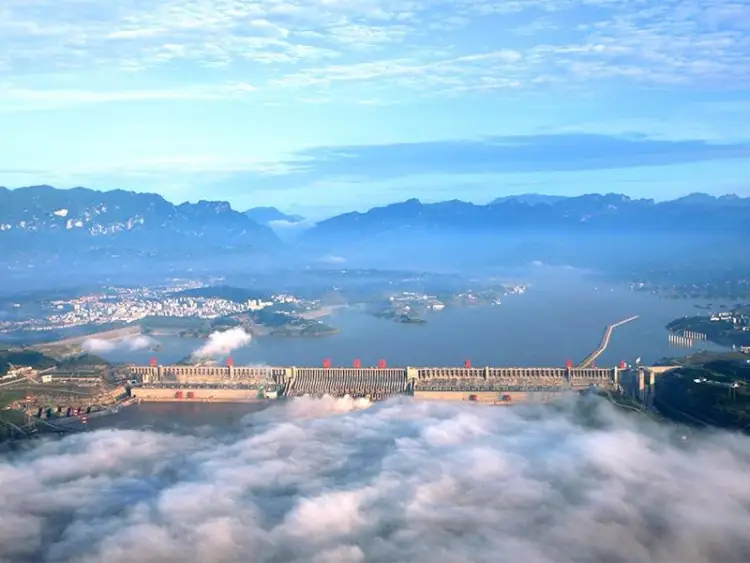 两坝一峡三峡大坝(车去船回)